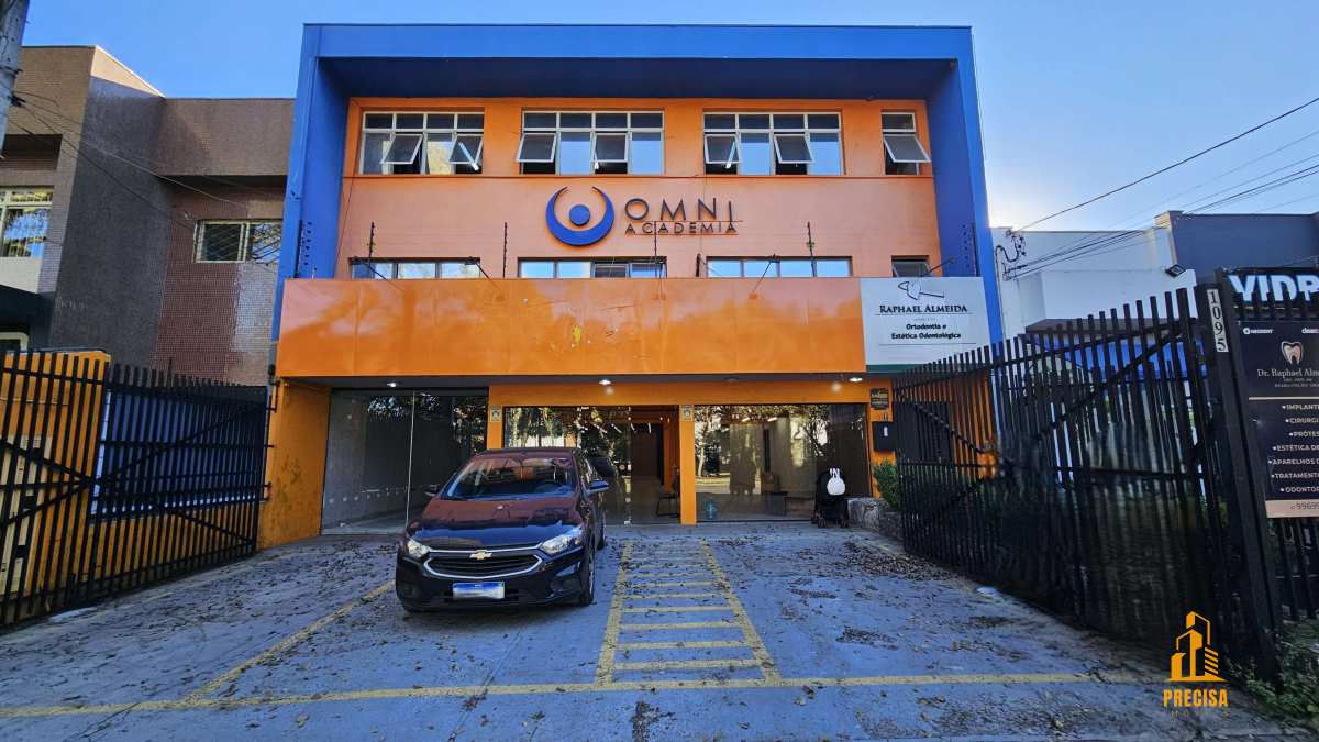 Prédio Comercial de 800m2 no Alto da XV | Loja, Consultórios e Academia Locada - Precisa Imóveis