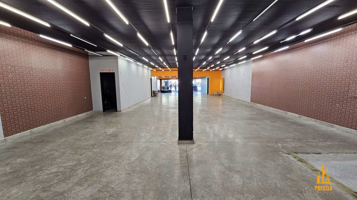  - Prédio Comercial de 800m2 no Alto da XV | Loja, Consultórios e Academia Locada